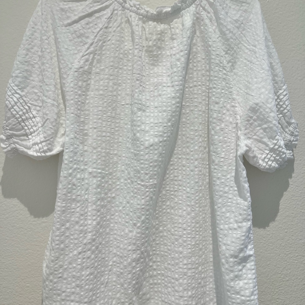 Women’s small Ruffle blouse . - Picture 2 of 5